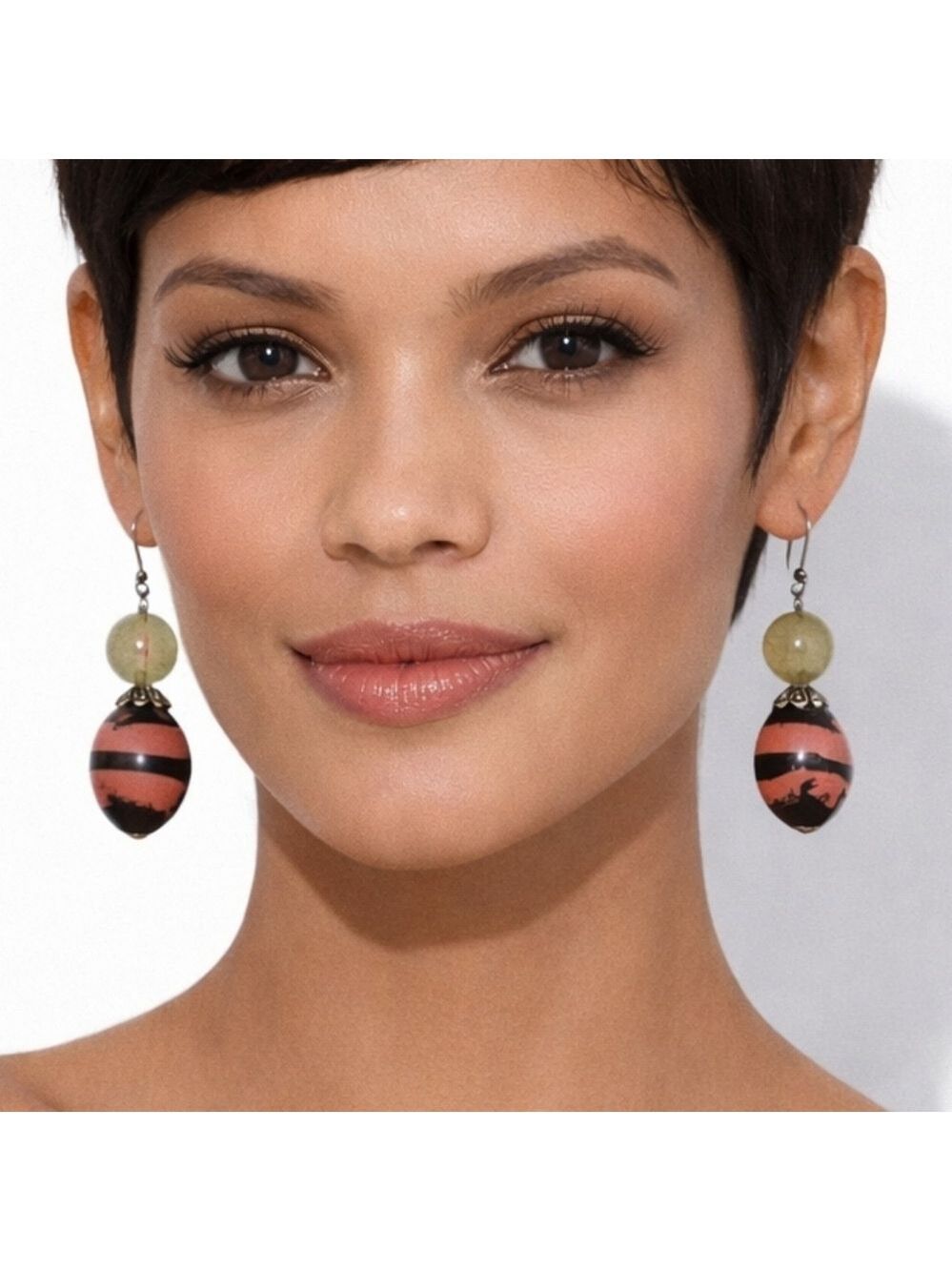Vintage 70s Carol for Eva Graham Glass Bead Dangle Earrings